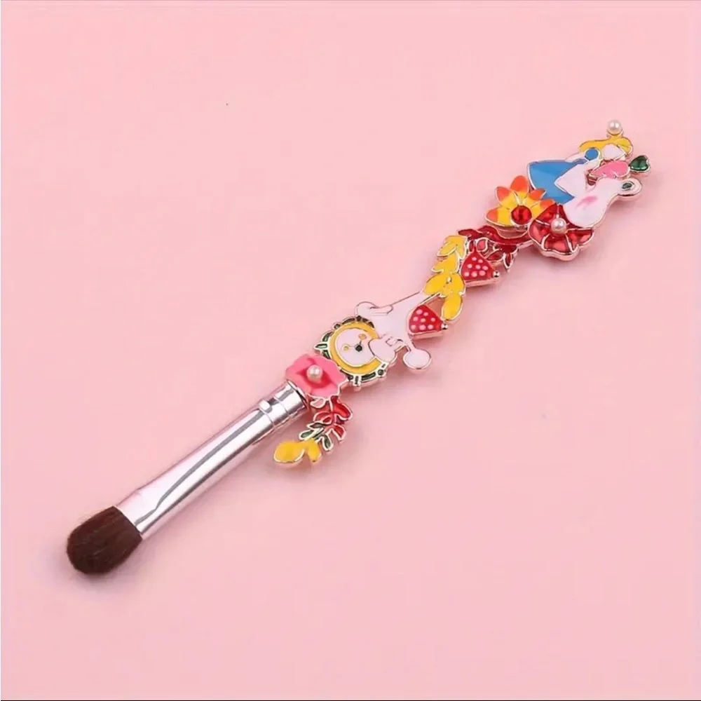 Disney Alice in Wonderland Makeup Brush Set, Eye Shadow Brush Set of 5